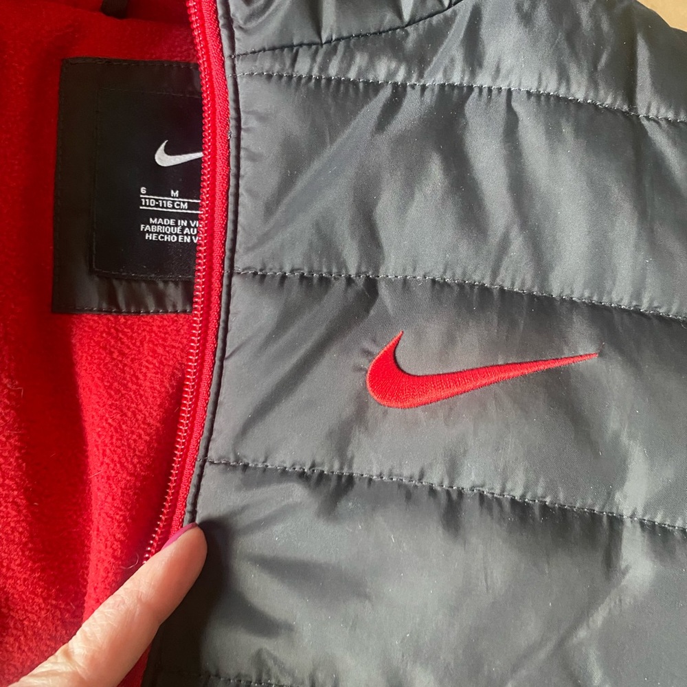 Kids size 6 Nike coat - Picture 5 of 6